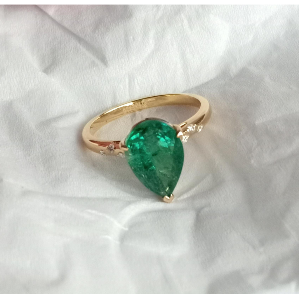 Fern: 2.75 CT Emerald Ring