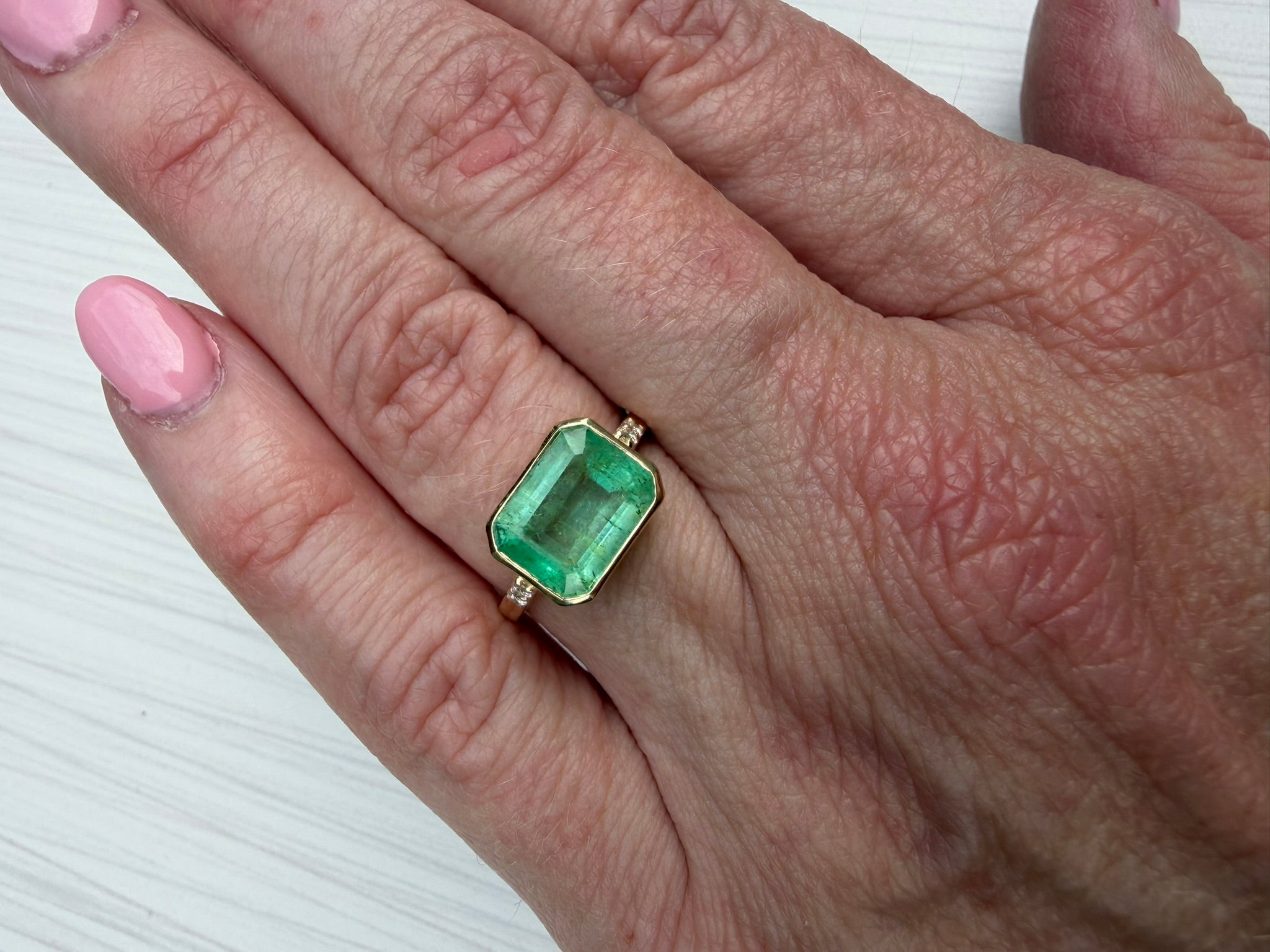 Prima: 3.20 CT Emerald Ring