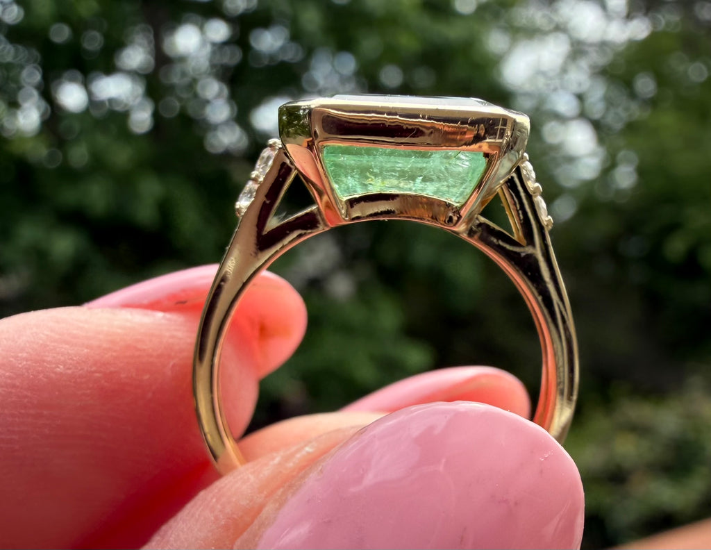 Prima: 3.20 CT Emerald Ring