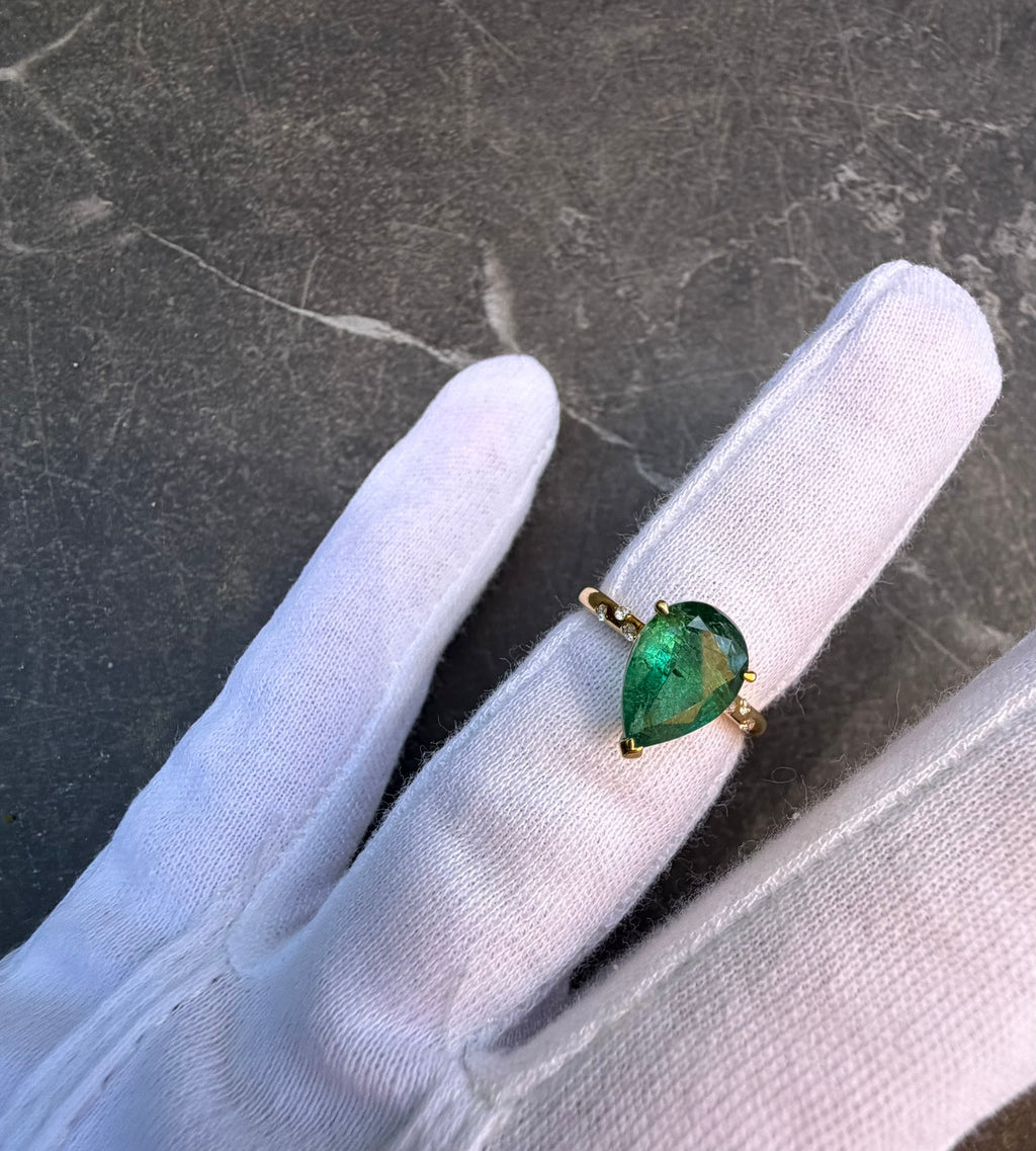 Fern: 2.75 CT Emerald Ring