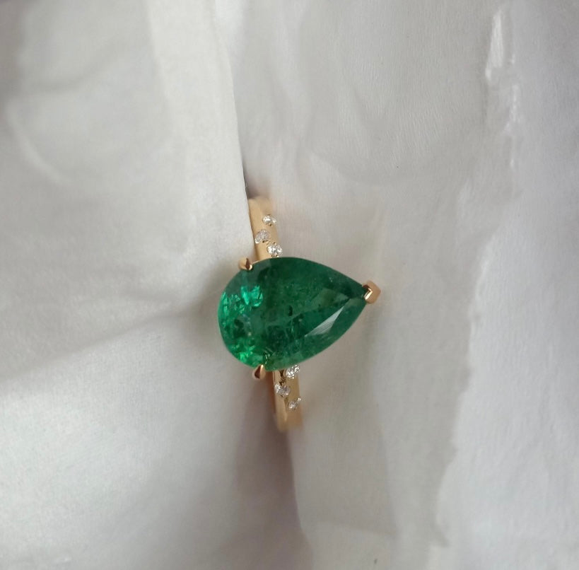 Fern: 2.75 CT Emerald Ring