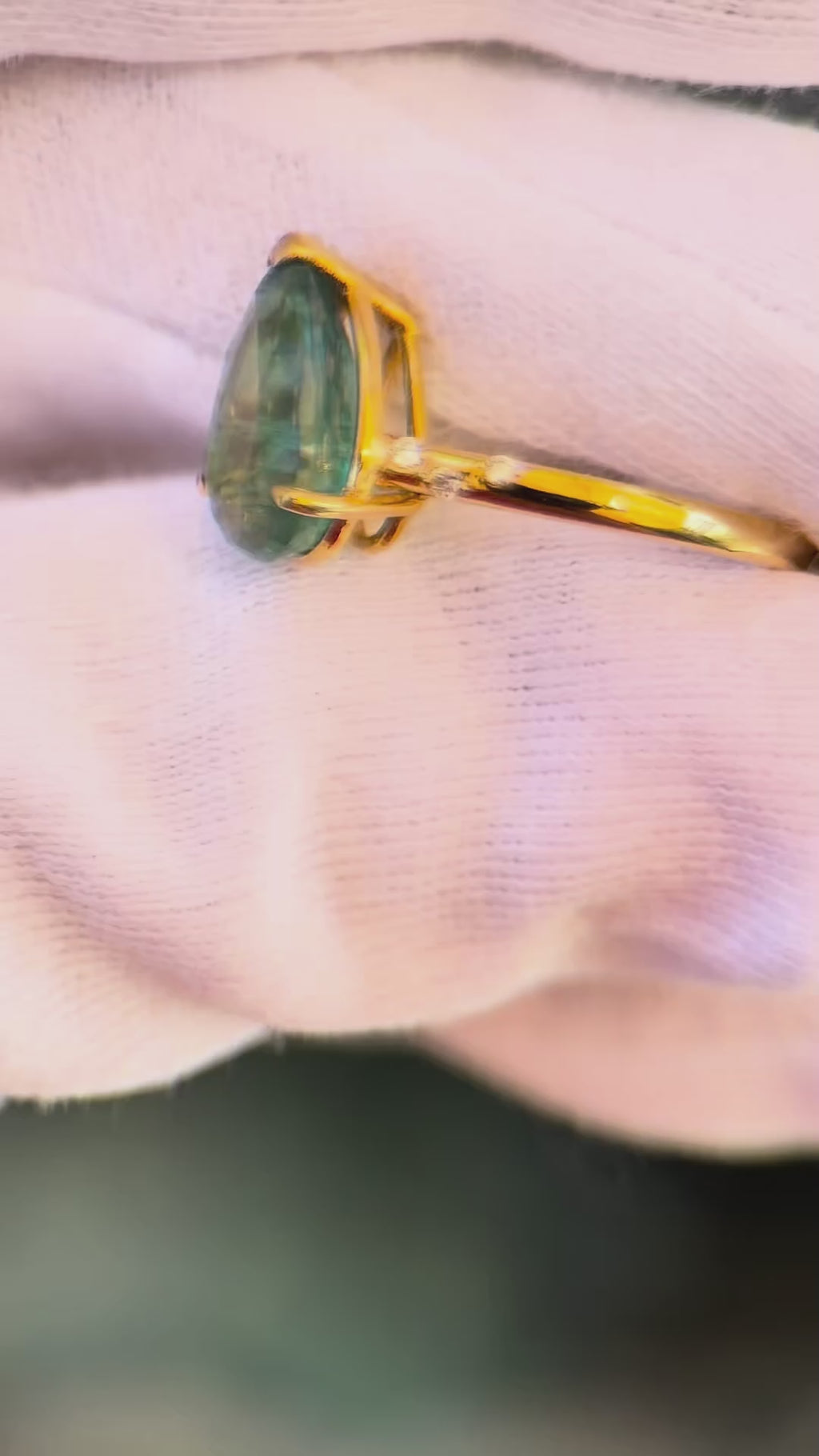 Fern: 2.75 CT Emerald Ring