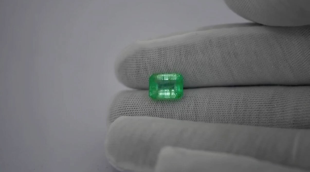 Prima: 3.20 CT Emerald Ring